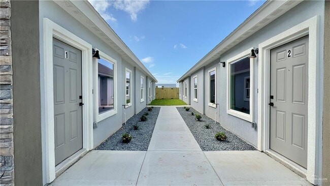 Foto del edificio - 21 Northwestern Ave