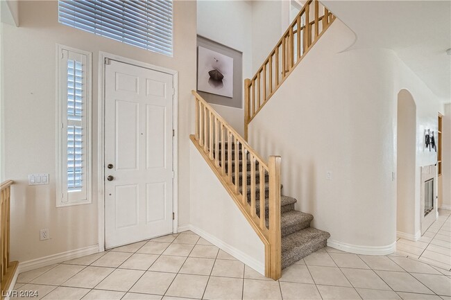 Building Photo - 1824 Summit Gate Ln