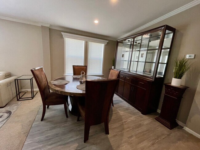 Foto del edificio - 3 Bedroom Home on Large Lot!