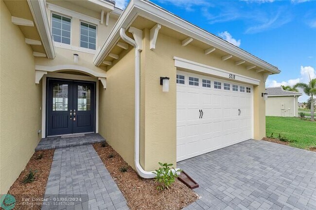 Foto del edificio - 5218 Liberty Ln