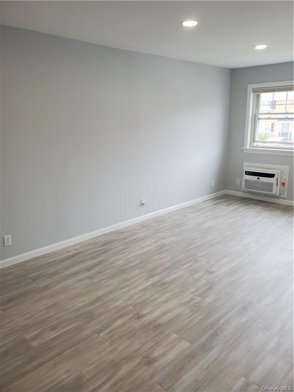 Foto del edificio - 1879 Crompond Rd