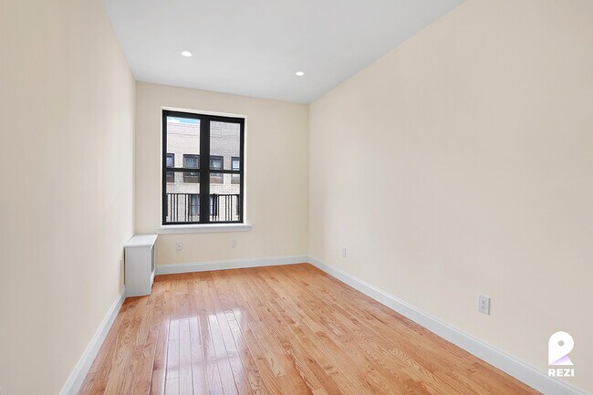 Building Photo - 720 W 172nd St