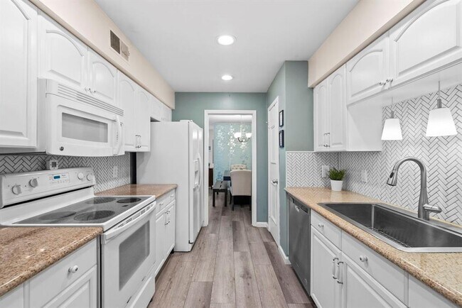 Foto del edificio - 10328 Briar Forest Dr