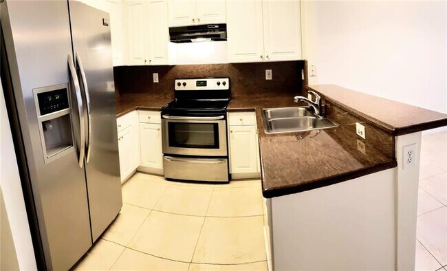 Building Photo - 4511 Woodland Cir