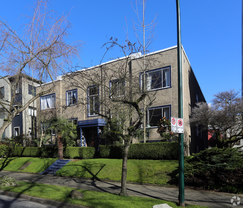 Building Photo - Killarney Court Manor