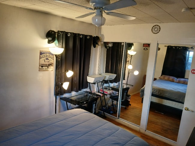 Foto del edificio - 8900 Swinton Ave