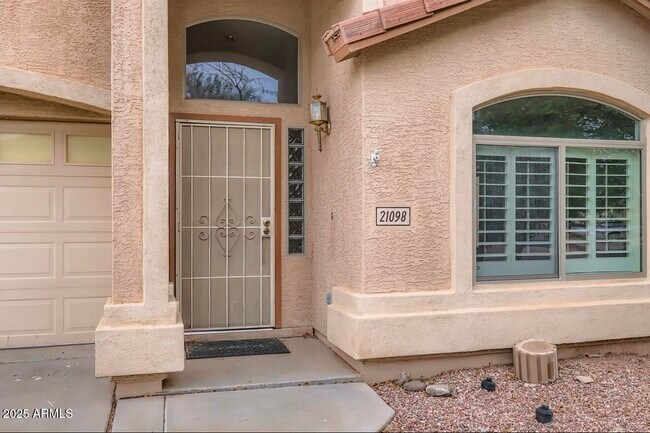 Foto del edificio - 21098 N Alexis Ave