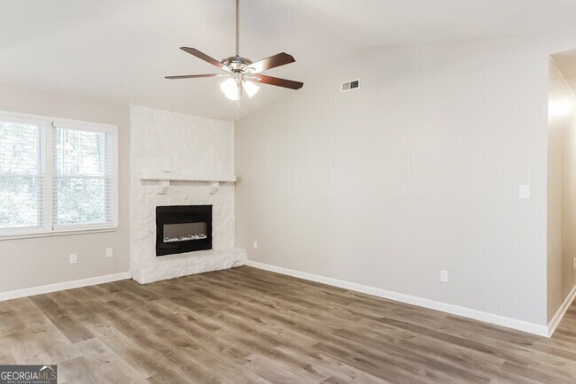 Building Photo - 102 Dove Rise