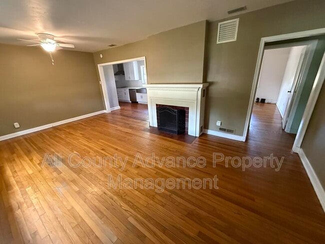 Photo - 1528 Cleveland St House