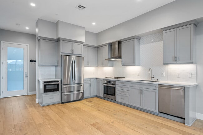 Building Photo - 1920 S Pacific Coast Hwy