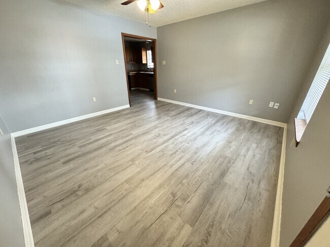 Foto del edificio - 6 Rosewood Pl