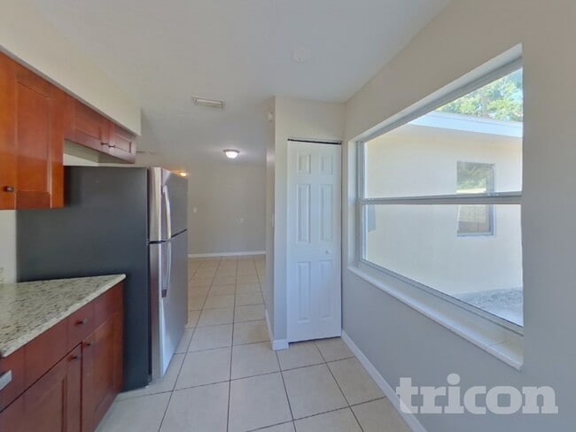 Foto del edificio - 11158 109th Way N