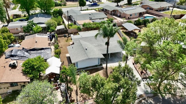 Building Photo - 8842 Mentone Pl