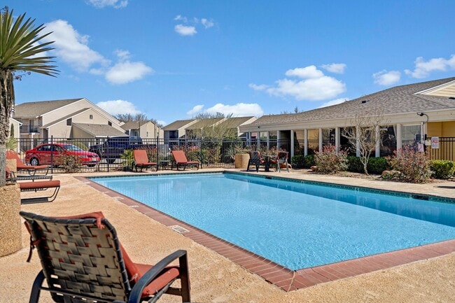 Piscina al aire libre de los apartamentos Acacia Park - Acacia Park