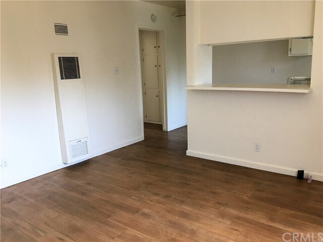 Foto del edificio - 12110 Downey Ave