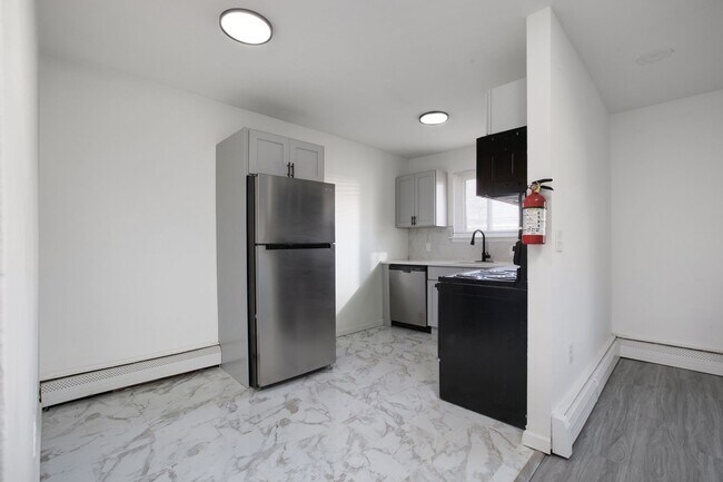 Foto del edificio - Pine Meadow Apartments