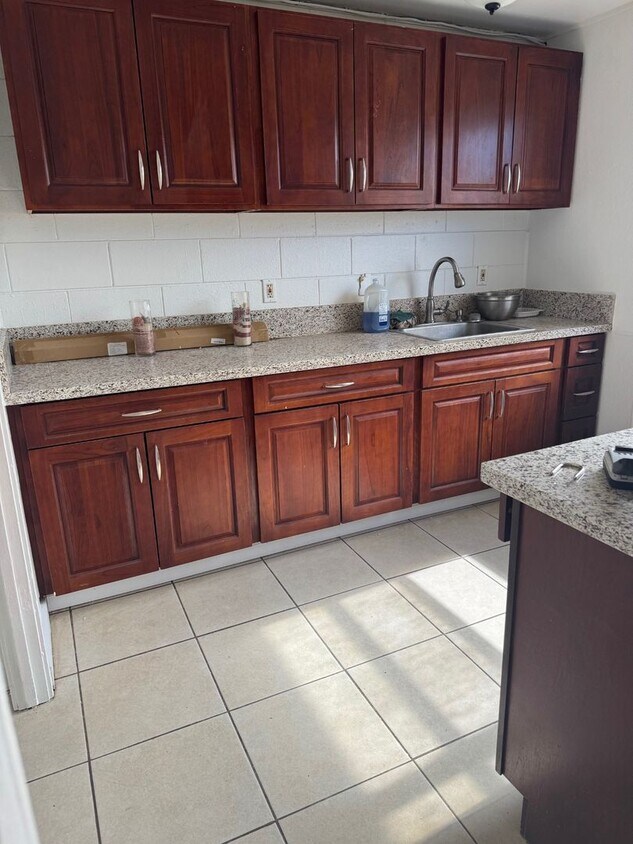 Primary Photo - Townhouse 3 bedroom