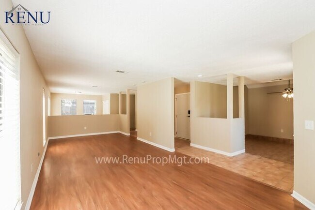 Foto del edificio - Spring into Savings: 50% off your first mo...