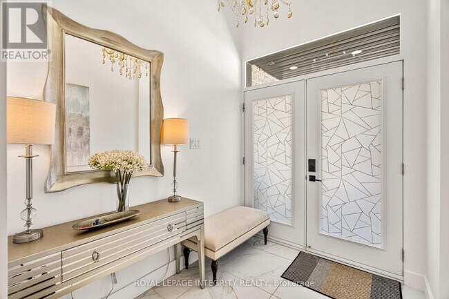 Photo du bâtiment - 266 Currell Ave