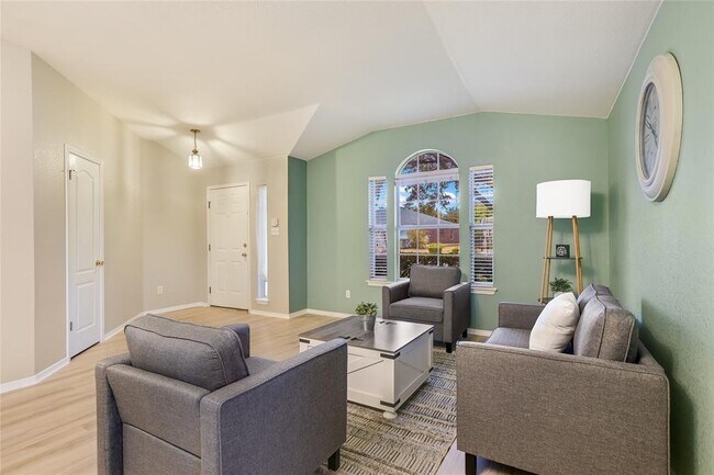 Building Photo - 1301 Canna Lily Ln