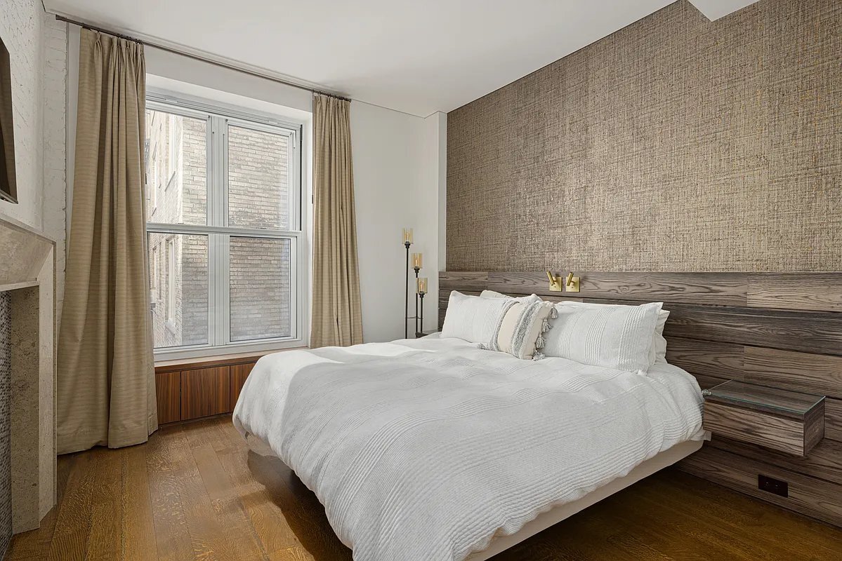 Foto principal - 23 E 10th St