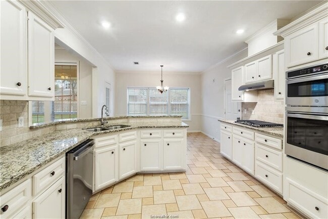 Building Photo - 4709 Shoal Creek Dr