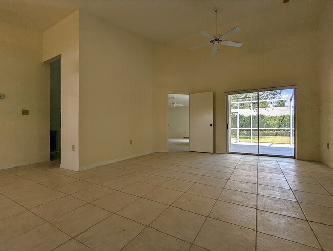 Building Photo - 9961 Boca Ave N