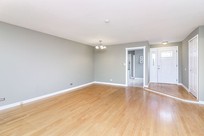 Building Photo - 177 Cascade Dr