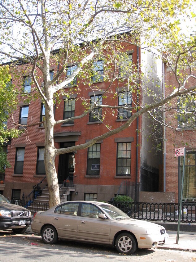Foto del edificio - 489 Henry St