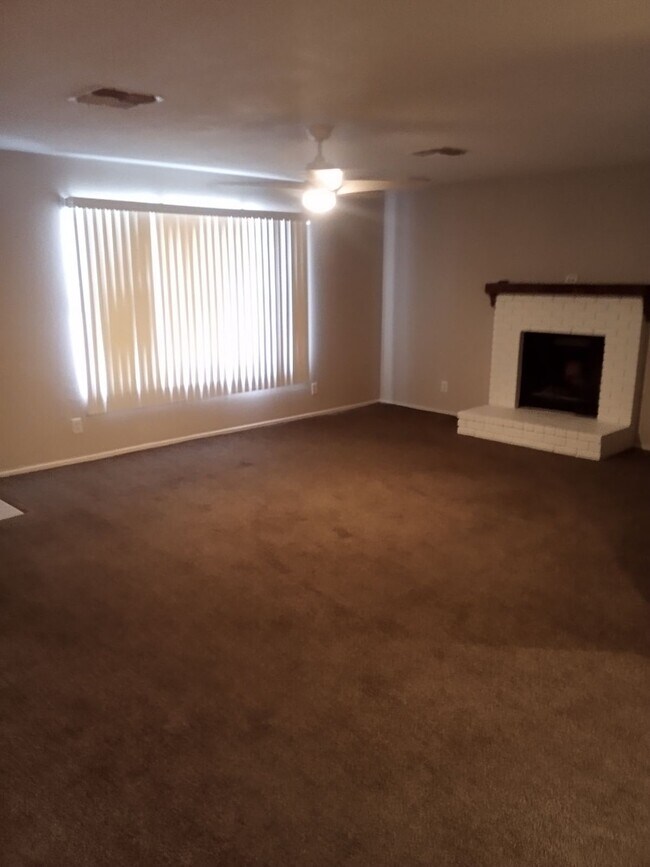 Building Photo - 1369 Church Dr