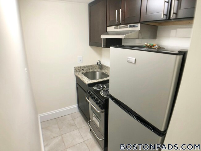 Building Photo - 62 Boylston St