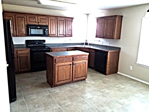 Building Photo - 733 Morgan Dr
