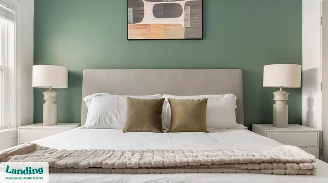 Building Photo - 925 Canterbury Rd NE