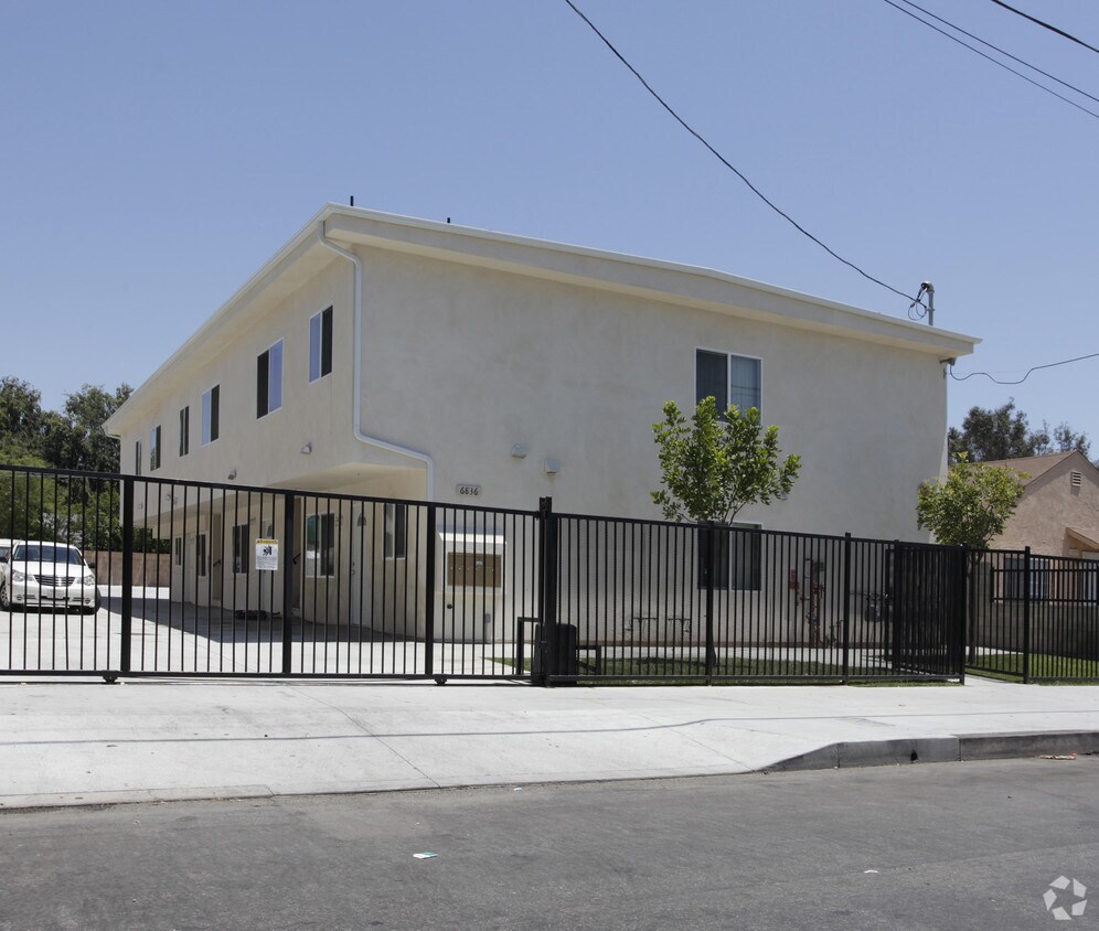 Primary Photo - 6836 Agnes Ave
