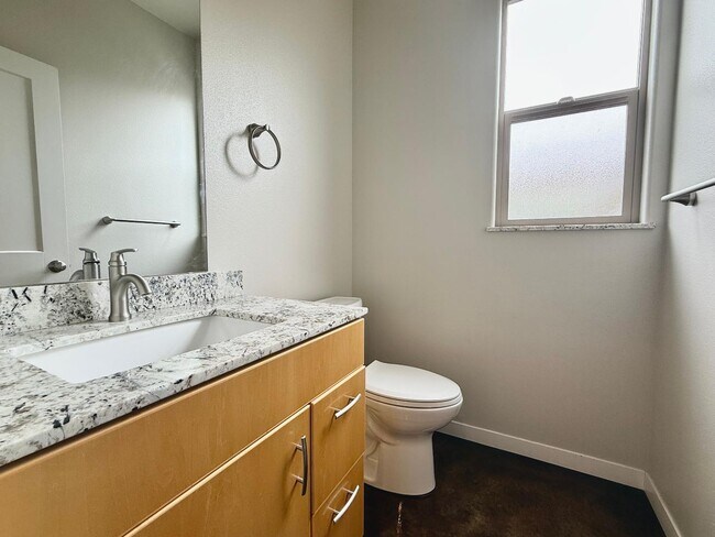 Foto del edificio - 2460 Newburg Ct