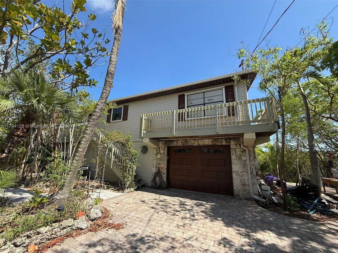 Foto principal - 143 Valois Blvd