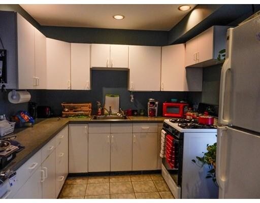 Building Photo - 475 Gleasondale Rd