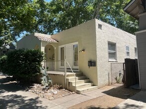 Building Photo - 403 28th St