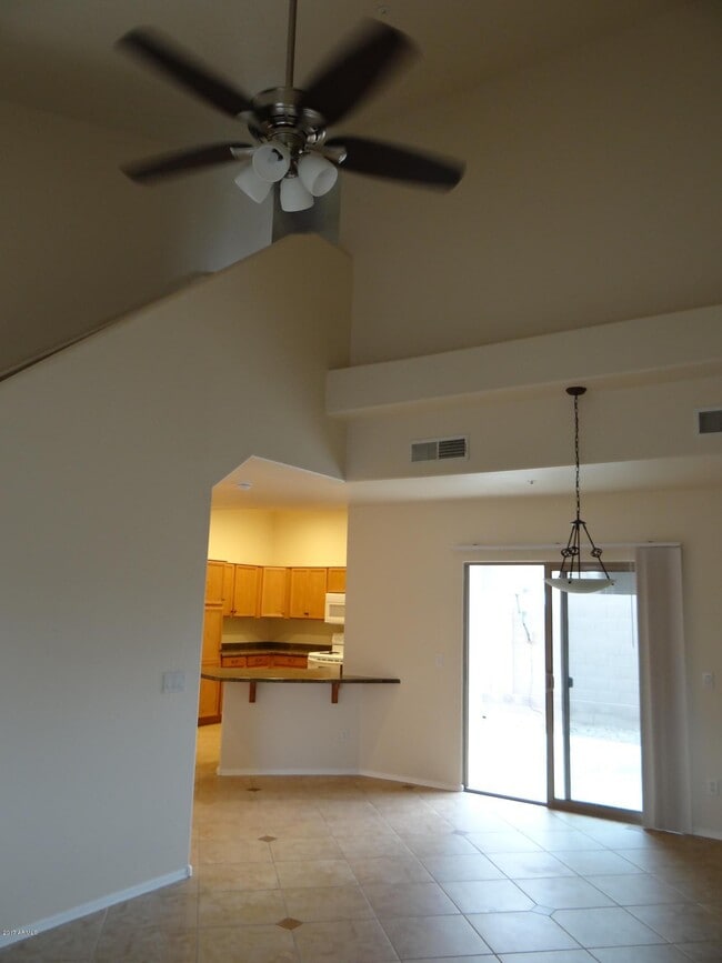 Building Photo - 8044 W Beck Ln