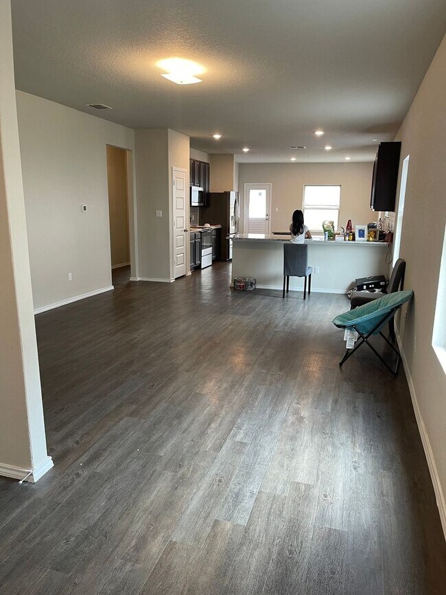 Foto del edificio - 5 Bedroom House in Cibolo