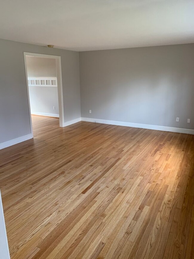 Building Photo - The Ideal Colonial