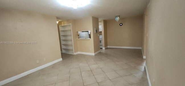 Building Photo - 755 Riverside Dr