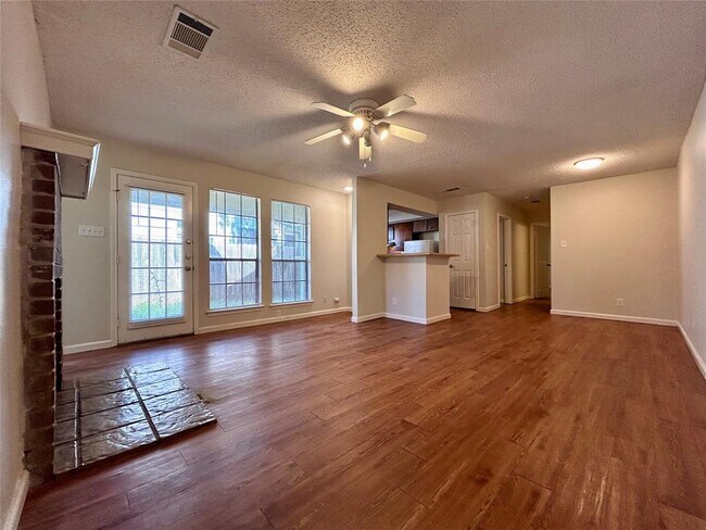 Building Photo - 9303 Kempler Dr