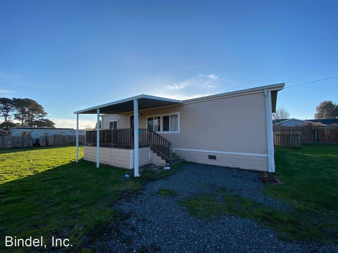 Foto principal - 3 br, 2 bath House - 1084 Mary Lane
