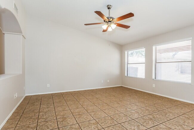 Foto del edificio - 6115 W Park View Ln