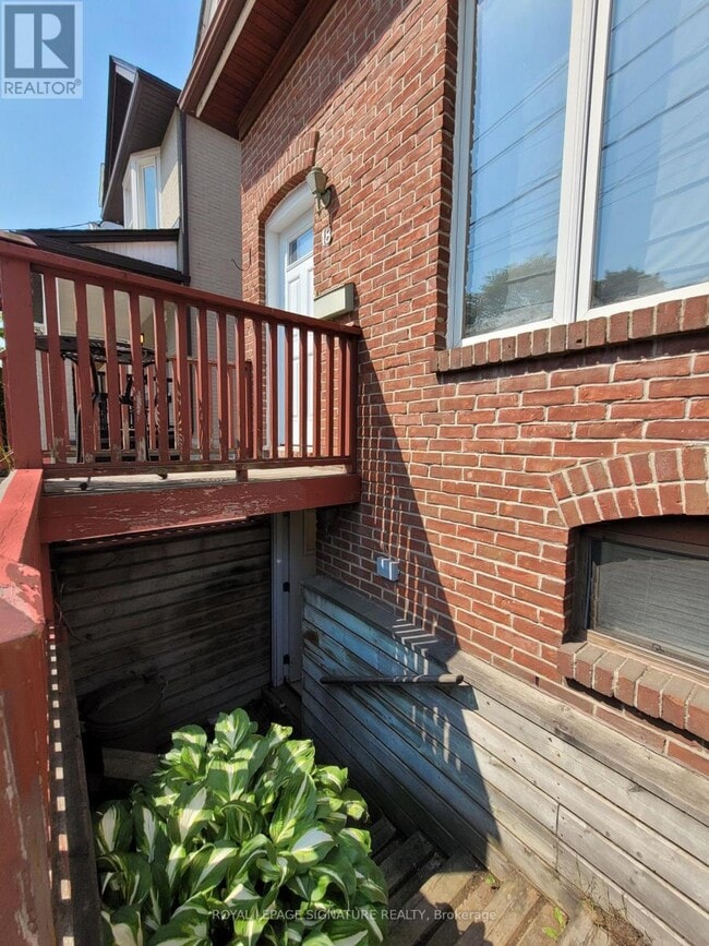 Building Photo - 18 Coxwell Ave