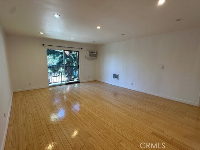 Foto del edificio - 1222 N Olive Dr