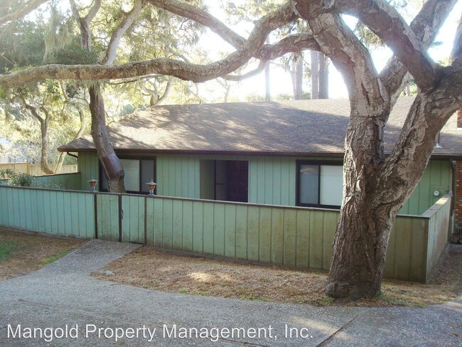 Building Photo - 2848 Forest Lodge Rd