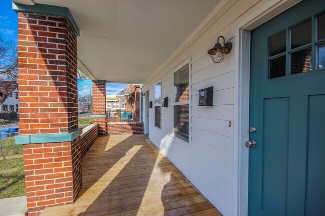 Foto del edificio - Stylish 2BR Retreat in Vibrant Highland Park Neighborhood!