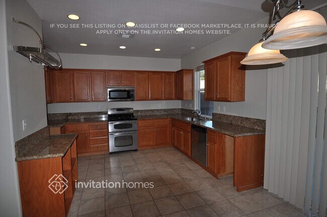 Foto del edificio - 5134 Rowe Dr